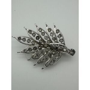 Vintage silver/CZ leaf brooch